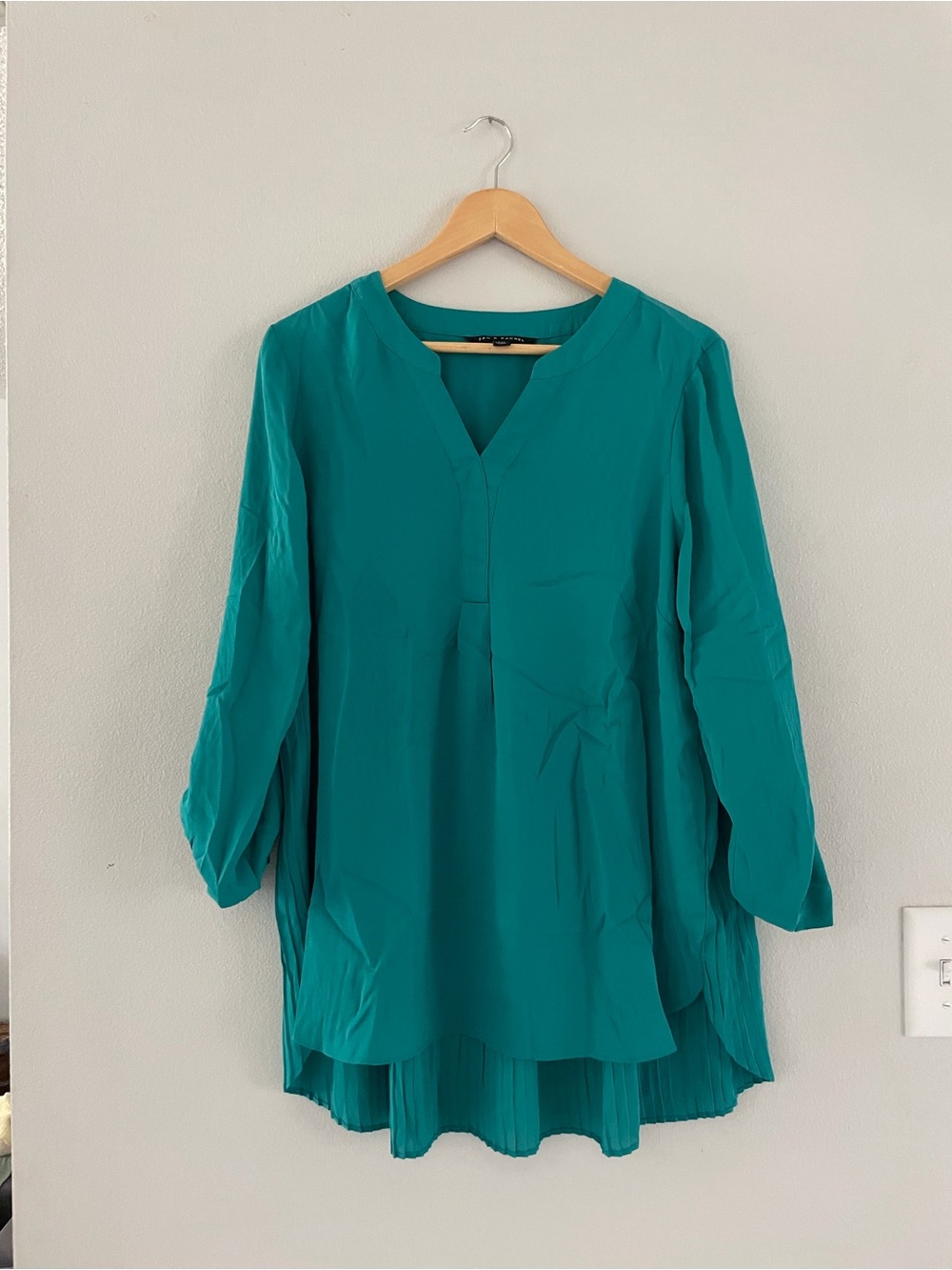 Zac & Rachel Teal V-Neck Pleated Black Blouse